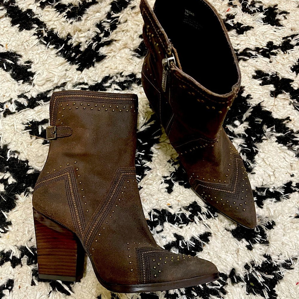 New/like new Studded Leather Vegas Western Ankle boots by Donald Pliner